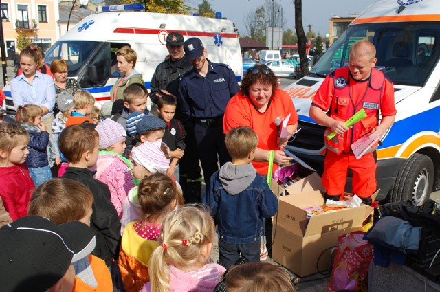 Dla uczestników konkursu plastycznego nie zabrakło upominków.