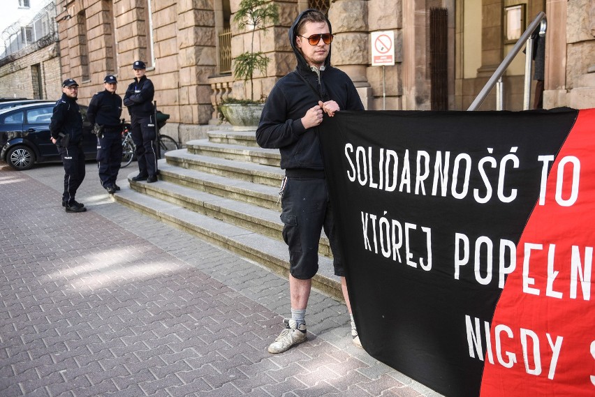 Poznań: Anarchiści przeciwko policji. Rozprawa i protest...