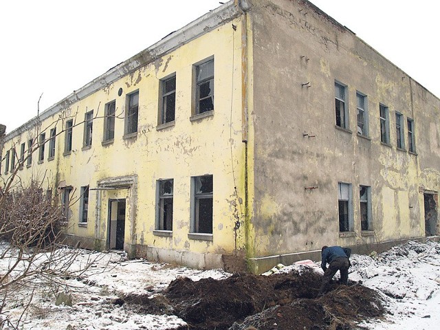 Ruiny na terenie byłej garbarni w Białogardzie przeczesują dziś wyłącznie poszukiwacze złomu. 