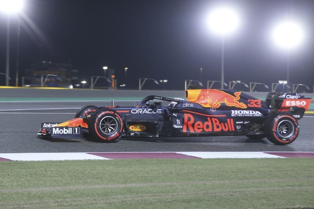 Przed dwoma laty Max Verstappen zajął drugie miejsce w Katarze. Czy tym razem odniesie zwycięstwo?
