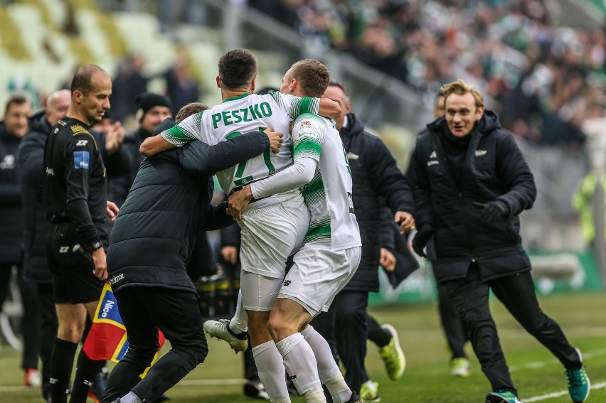 Lechia Gdańsk wygrała i pozostaje liderem! Świetni Sławomir Peszko i Flavio Paixao [ZDJĘCIA]