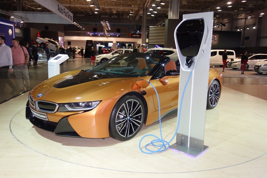 BMW i8 Roadster...