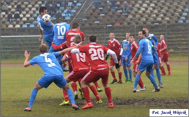 Gwardia Koszalin zremisowała na swoim boisku z Bałtykiem Gdynia 1:1. Dla koszalińskiej drużyny był to ostatni tegoroczny mecz o ligowe punkty.