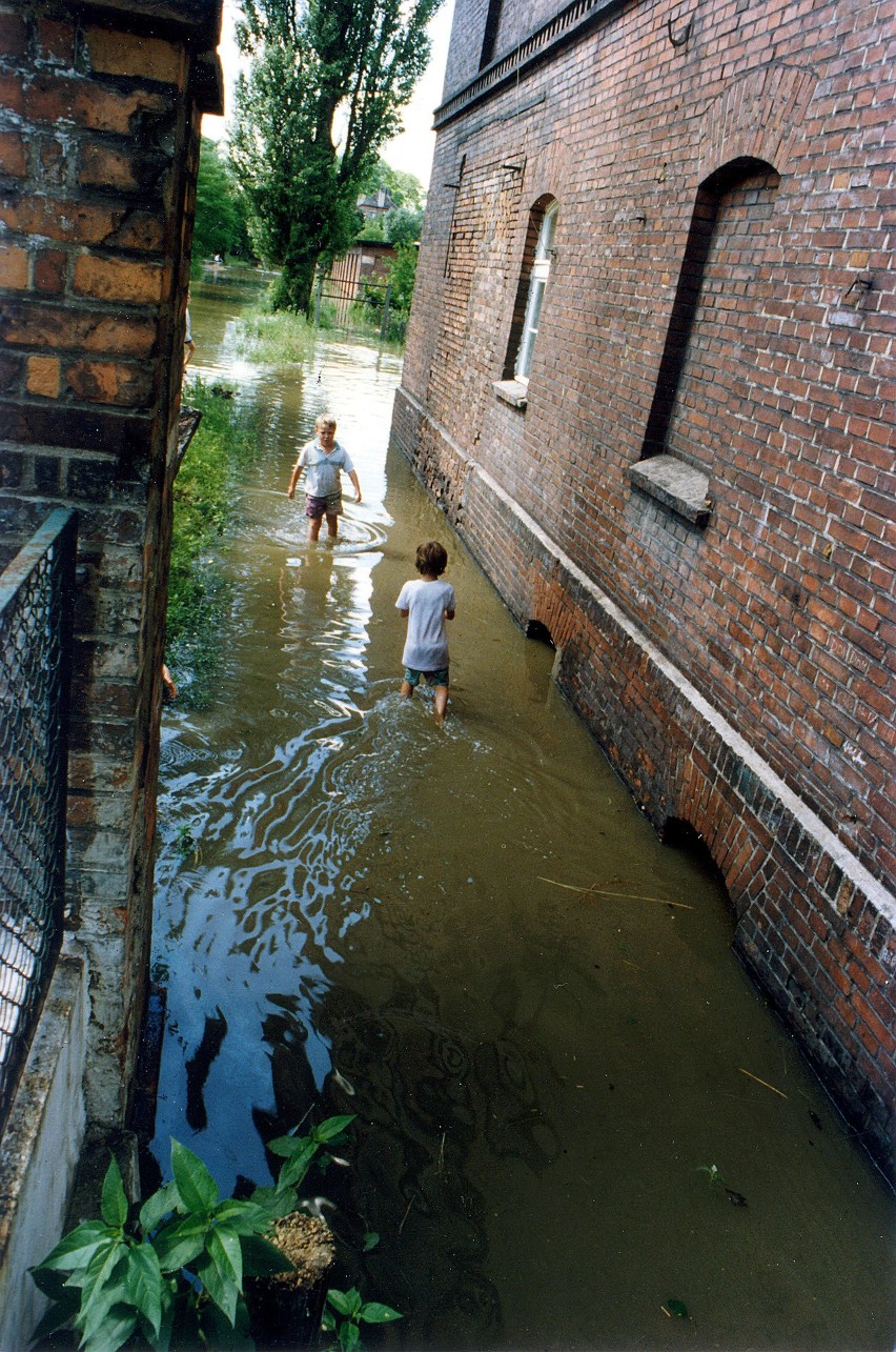Powódź we Wrocławiu: Tak było 9 lipca 1997 r. [ZDJĘCIA]