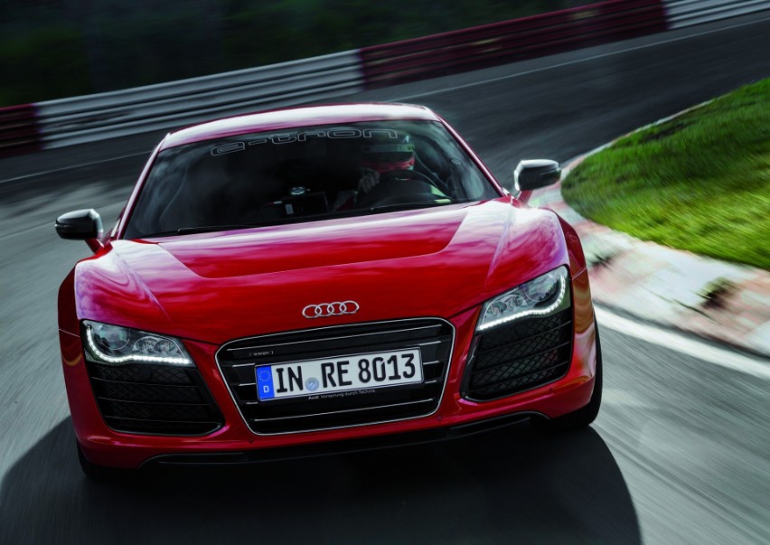 Audi R8 e-tron ustanawia rekord świata: w 8:09,099 minuty...