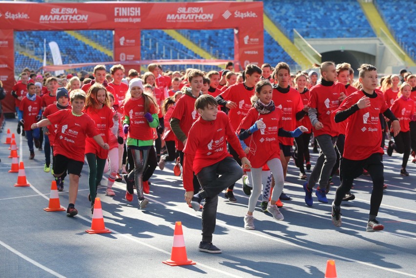 Silesia Marathon 2019. Bieg Śląskie 1919-2019 ZDJĘCIA, WYNIKI Blisko tysiąc dzieci w biegu ze startem i metą na Stadionie Śląskim