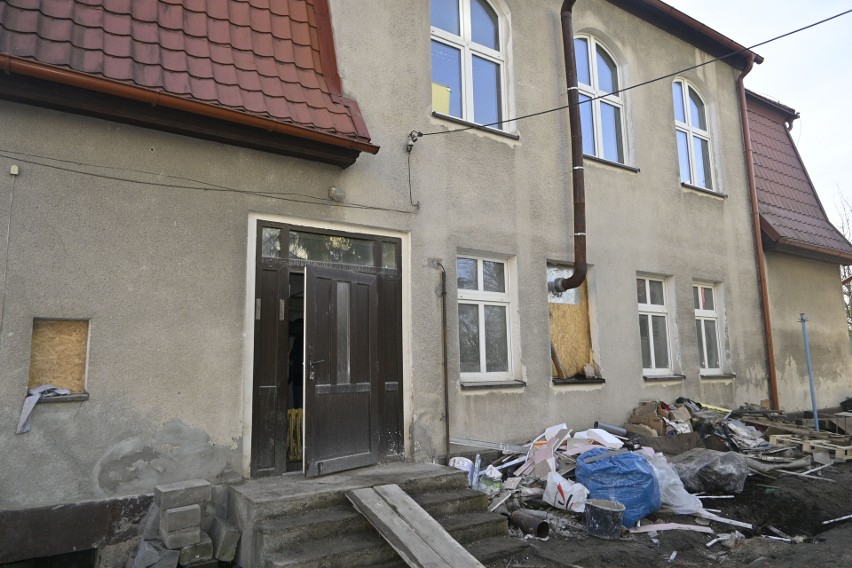 Remont budynku po byłym przedszkolu w Nowem, gdzie od lipca...