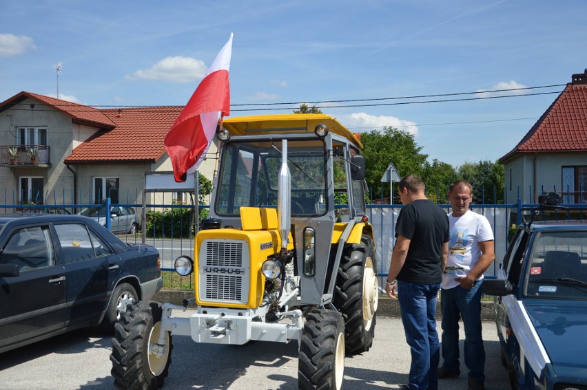 Zlot samochodowych i motocyklowych staruszków w Proszowicach