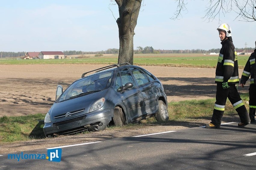 Mały Płock. Wypadek na DK 63. Citroen zderzył się z ciężarową Scanią. Ranne dziecko przetransportowano śmigłowcem do szpitala [ZDJĘCIA]