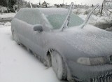 Zima zaskoczyła drogowców i kierowców. Opady śniegu i gołoledź. Tak Internauci śmieją się z powrotu zimy