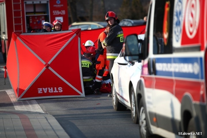 Powiat stalowowolski. 26-letni motocyklista ciężko ranny w wypadku. Zabrał go śmigłowiec Lotniczego Pogotowia Ratunkowego [ZDJĘCIA]