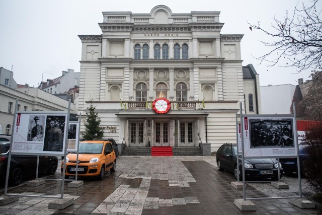 Nauczycielka jednego z poznańskich liceów wyprowadziła uczniów ze spektaklu w Teatrze Polskim w Poznaniu. Powodem jej zachowania była nagość w sztuce. Młodzież miała zgodę od rodziców na udział w przedstawieniu.