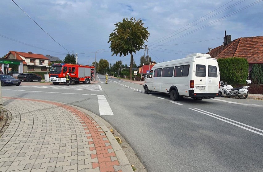 Wypadek kursowego busa w Starym Sączu. Poszkodowana kobieta w szpitalu