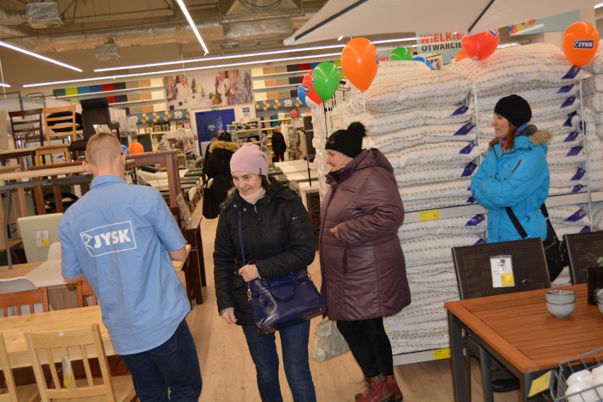 Otwarcie Bursztynowa Park w Ostrołęce: tak wyglądają sklepy Decathlon, Media Markt, Smyk, Jysk, Komfort i Komfort Łazienki [ZDJĘCIA+WIDEO]