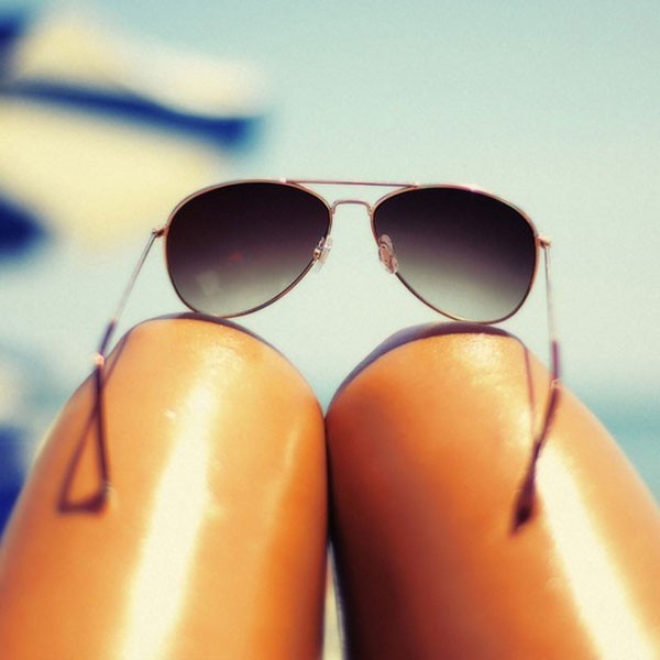 Hot-dog legs czyli nowy pomysł na zdjęcia z wakacji [ZDJĘCIA]