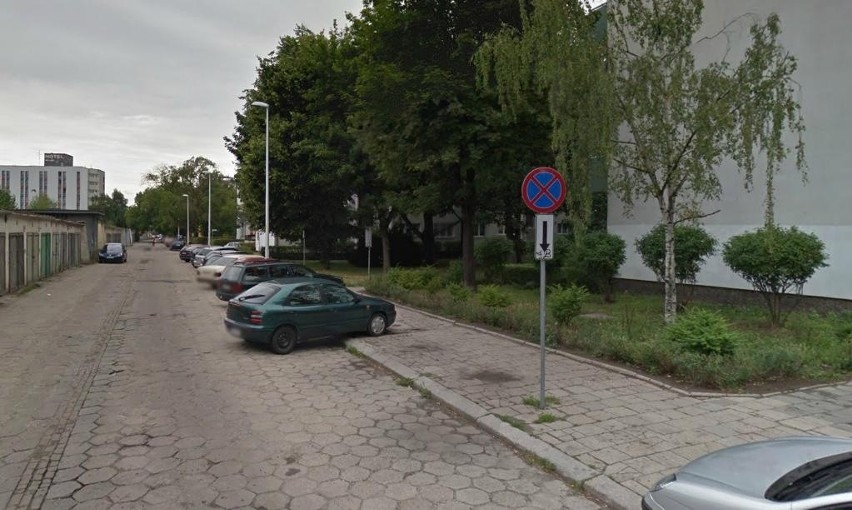 Kierowcy nie mogą parkować samochodów na ulicy Oporowskiej. Dlaczego?