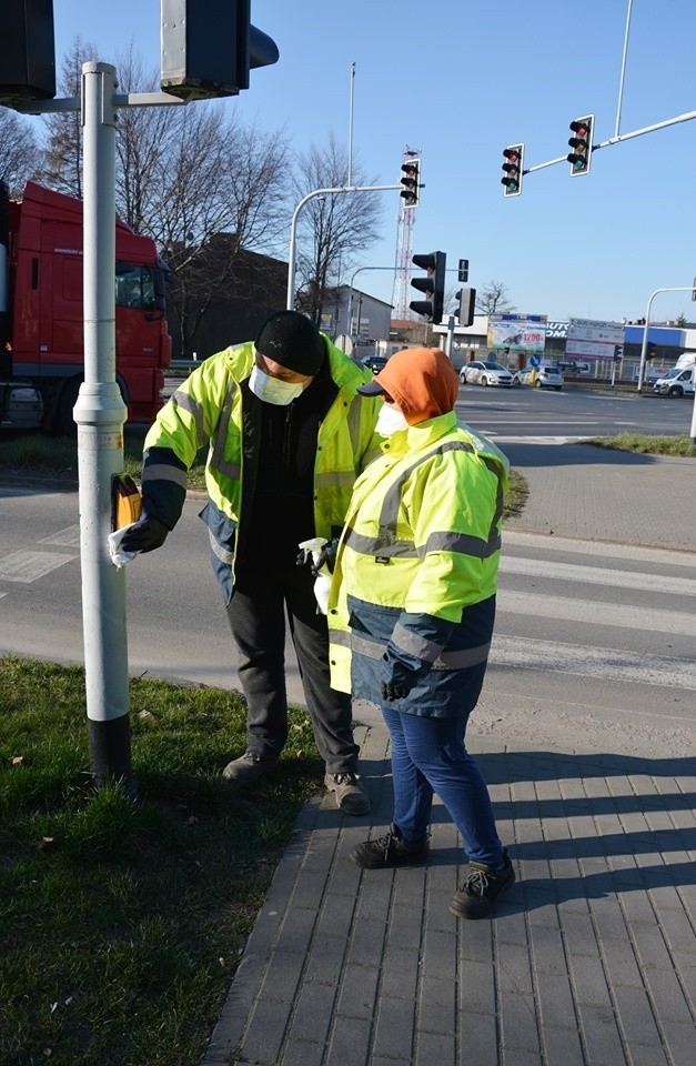 Koronawirus: na ulicach Zawiercia trwa dezynfekcja....