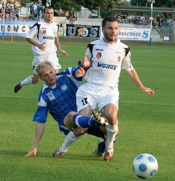 Obrońca "Stalówki", Jacek Maciorowski (z prawej, z lewej Krystian Lebioda) może nie zagrać w sobotnim meczu z Wisłą Płock.