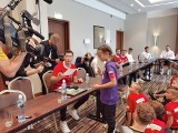 9-letnia piłkarka z UKKS Katowice podbiła serca internautów pytaniem do Roberta Lewandowskiego. Zobaczcie nagranie!