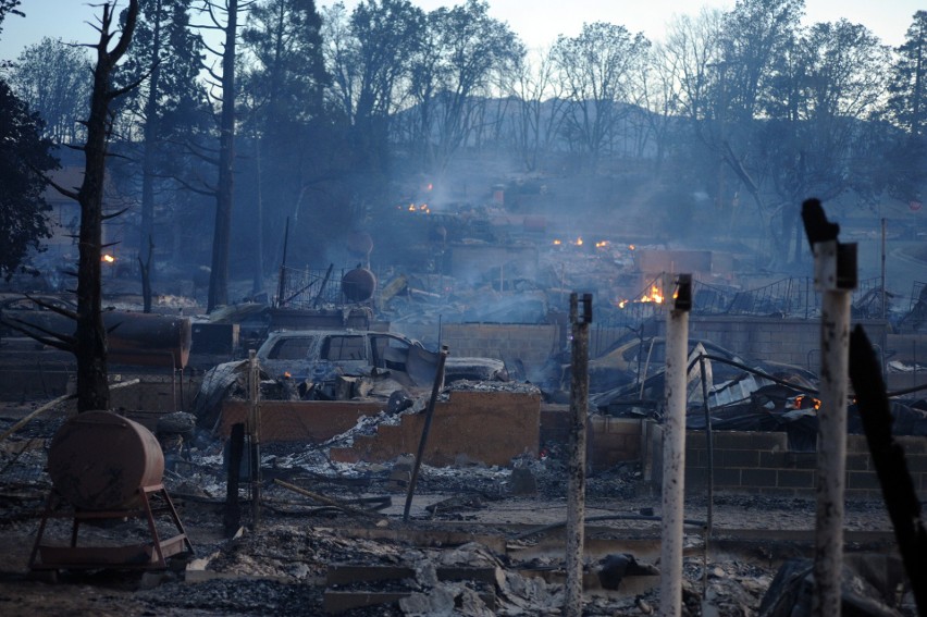 Dwa pożary – „Mill Fire” i „Mountain Fire” – wybuchły w Weed...