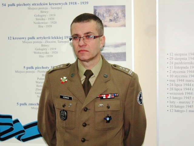 W związku z zakończeniem kadencji na stanowisku dowódcy przez generała brygady Andrzeja Tuza, pułkownik Dariusz Górniak został wyznaczony z dniem 1 stycznia 2014 roku na stanowisko dowódcy 12 Brygady Zmechanizowanej imienia generała broni Józefa Hallera w Szczecinie.