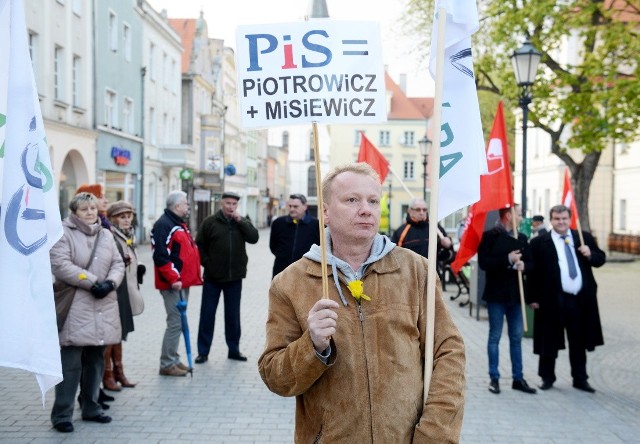 W środę, 19 kwietnia, przed zielonogórskim ratuszem, odbyła się demonstracja ph. „Oświata - stop wycince Polski”.