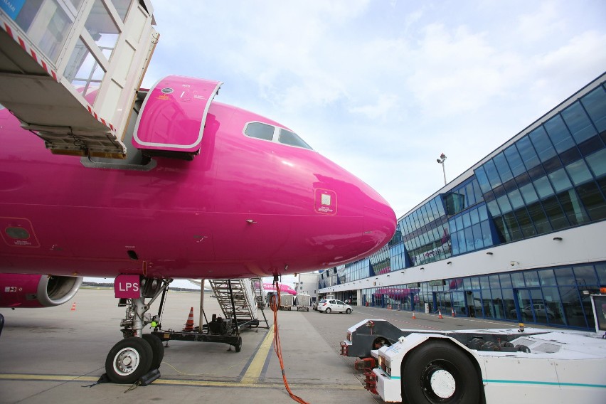 Samolot Wizz Air lotu W61071 musiał zawrócić na lotnisku w...