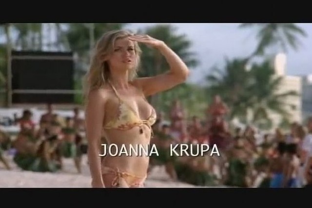 Joanna Krupa w filmie "Max Havoc: Klątwa smoka" (fot. screen z YouTube.com)