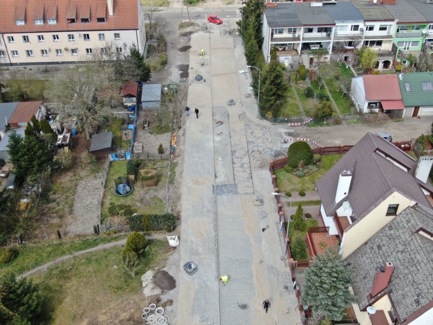Remont ulic w szczecińskim Dąbiu. Przy przebudowie praca wre. Zobacz zdjęcia z lotu ptaka