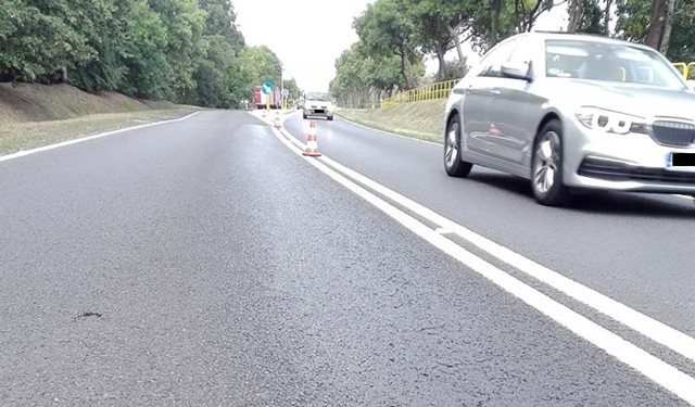 Plama oleju ciągnie się na odcinku około 300 metrów.