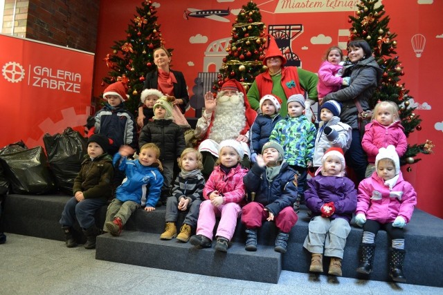 Święty Mikołaj w Zabrzu. Prawdziwy Mikołaj z Laponii spotkał się z dziećmi