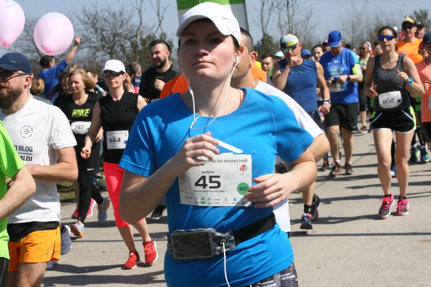 Biegli w niedzielę nad Zalewem Zemborzyckiem. To ostatni bieg z cyklu "Cztery Dychy do Maratonu" [DUŻO ZDJĘĆ]