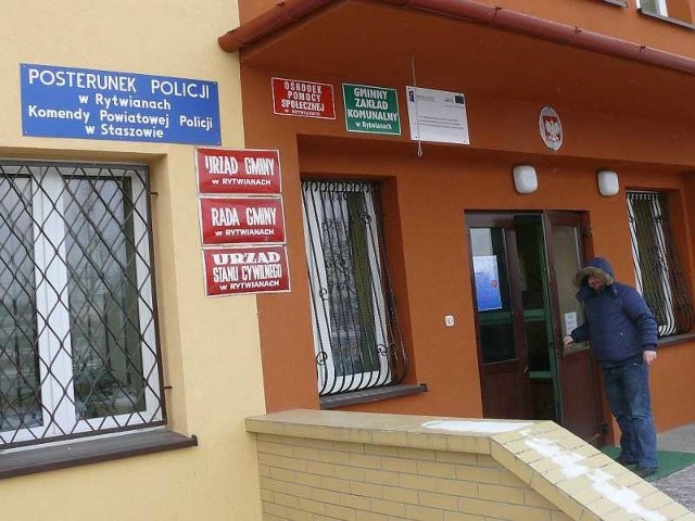 Za miesiąc posterunek policji w Rytwianach przestanie funkcjonować. Szef staszowskich policjantów zapewnia, że gmina nie zostanie pozbawiona policyjnej &#8222;opieki&#8221;.