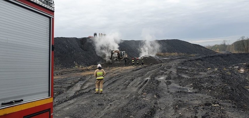 Libiąż. Zapaliły się odpady węglowe składowane na terenie kopalni 