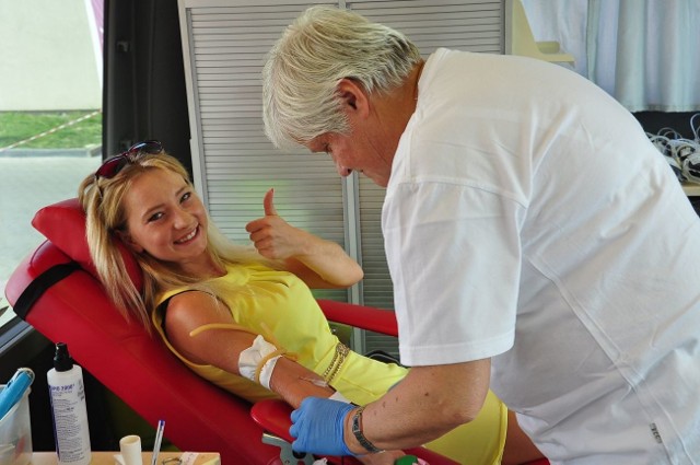 Oddanie krwi nic nie kosztuje, a można w ten sposób komuś pomóc - powiedziała  Małgorzata Zelik z podsandomierskiej Ostrołęki.