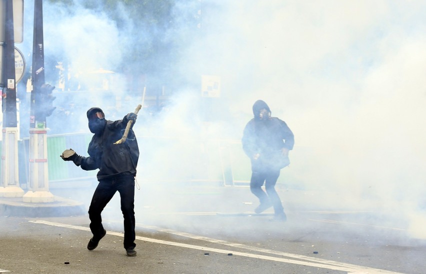 Święto Pracy 2018. Francja: Protesty w Paryżu zamieniły się w gwałtowne zamieszki [ZDJĘCIA] [WIDEO] 109 osób zostało zatrzymanych