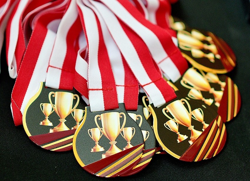 Dużo zwycięstw indywidualnych i wygrana drużynowo karateków SKSW Skarżysko-Kamienna na turnieju w Przemyślu