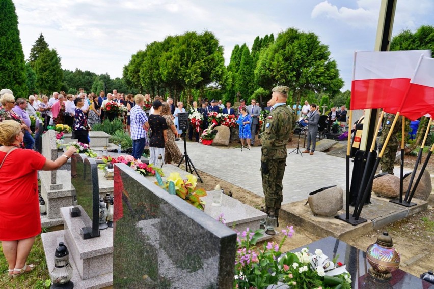 W Oleksowie mieszkańcy gminy Gniewoszów uczcili pamięć...