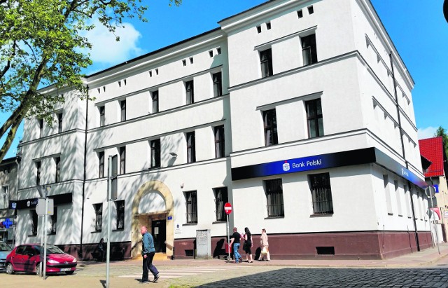 Biurowce znanych firm idą na Opolszczyźnie pod młotek Jednym z budynków wystawionych na sprzedaż jest siedziba PKOBP w Strzelcach Opolskich. Bank usiłuje go sprzedać, ale na razie bezskutecznie.