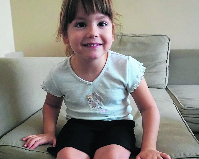 Ania Koźba z Bełchatowa ma pięć lat. Nigdy nie chodziła, ale dzięki operacji w Niemczech będzie mogła wstać z wózka. Problem to pieniądze -   250 tys. zł. Rodzice dziewczynki proszą o pomoc