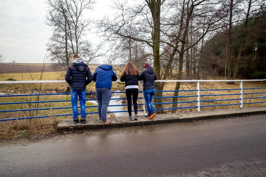 Chłopak nie dawał oznak życia. Strażacy rozpoczęli...