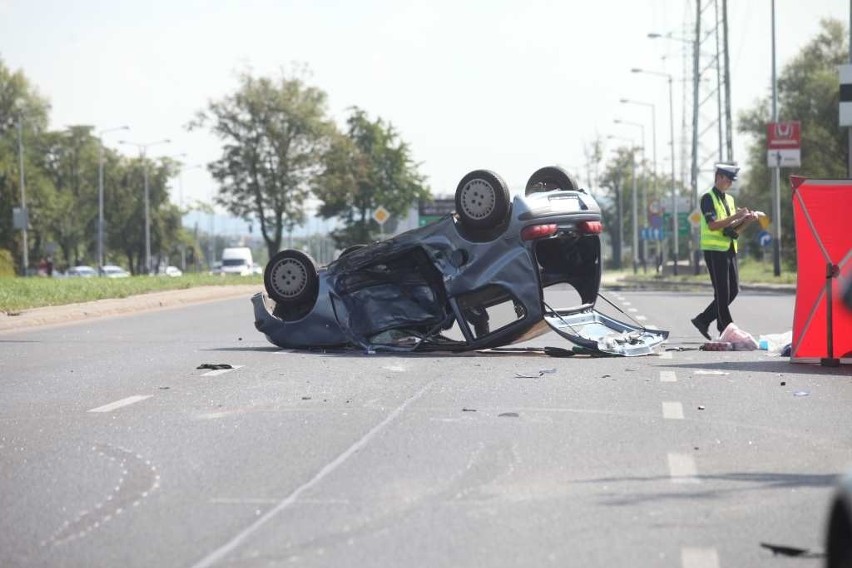 Wypadek na ul. Stella-Sawickiego. Droga w kierunku centrum...