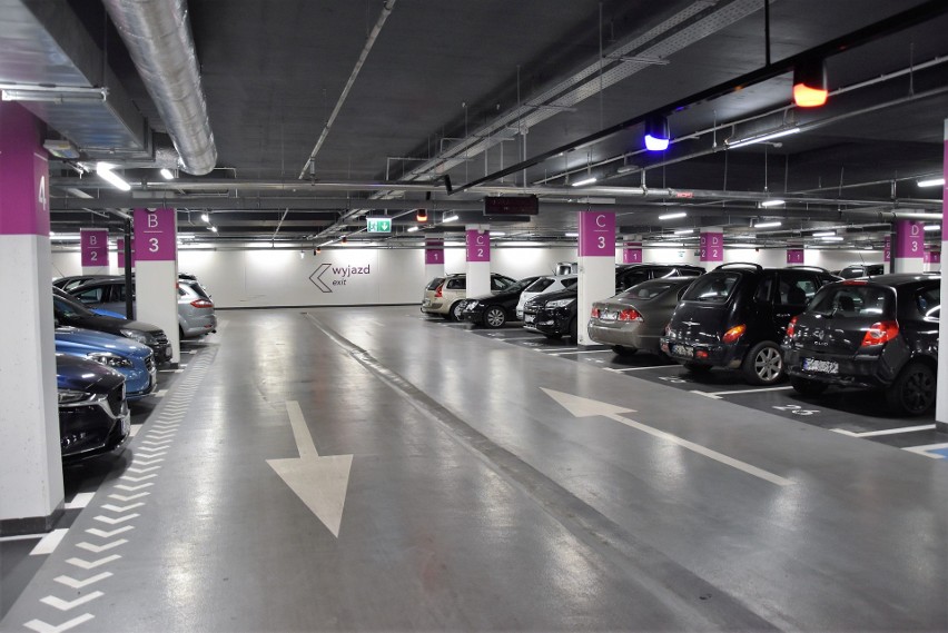 Parking pod pl. Kopernika w Opolu mieści około 300...