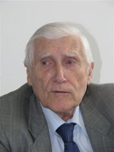 Medal Akademickiego Klubu Obywatelskiego dla prof. Witolda Kieżuna