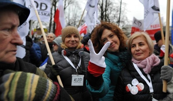 Marsz Komitetu Obrony Demokracji pod hasłem My Naród. W...