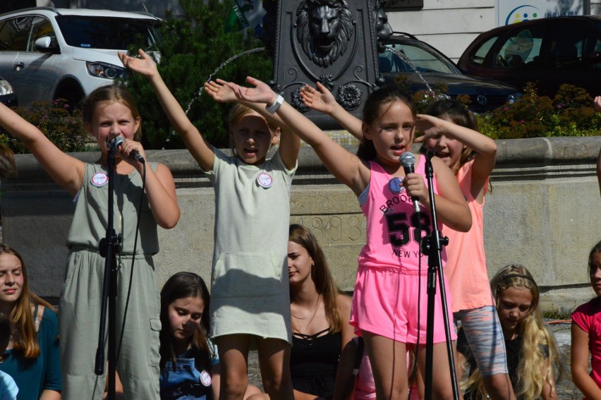 Myślenice. Koncert pod chmurką                