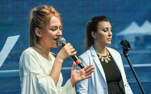 Podczas dzisiejszej Rzeki Muzyki wystąpiła Magdalena Cichocka z zespołem w składzie m.in. z bydgoskim perkusistą. Zaprezentowała największe przeboje Stinga w ciekawej aranżacji. CoolTour - Ogólnopolski Magazyn Kulturalny 21 lipca 2017