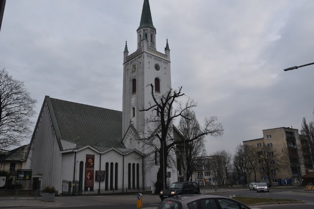 Biały Kościółek swoją potoczną nazwę zawdzięcza od barwy elewacji nadanej mu w 1930.