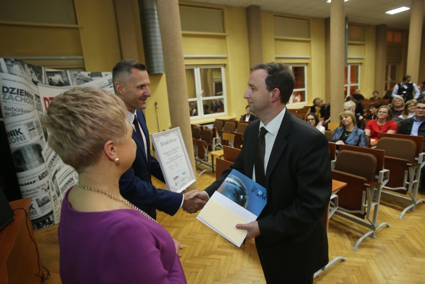 Oto laureaci tytułu „Nauczyciel na medal”. Wręczyliśmy nagrody zwycięzcom plebiscytu DZ [ZDJĘCIA]