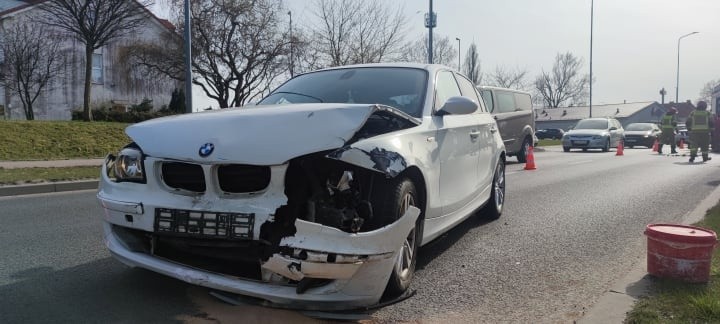 Wypadek samochodowy w Koszalinie. Kolizja na 4-go Marca [ZDJĘCIA]